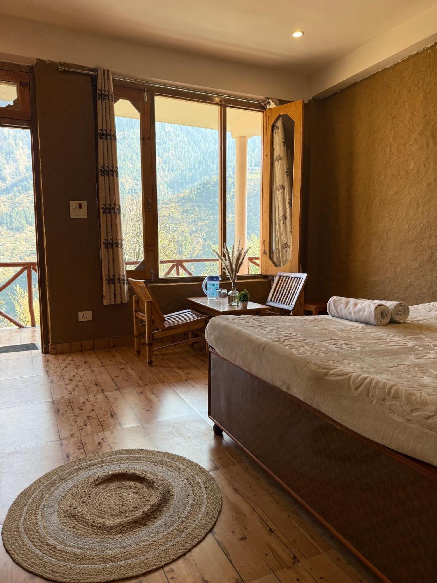 The Void - Tirthan Valley * Gushaini