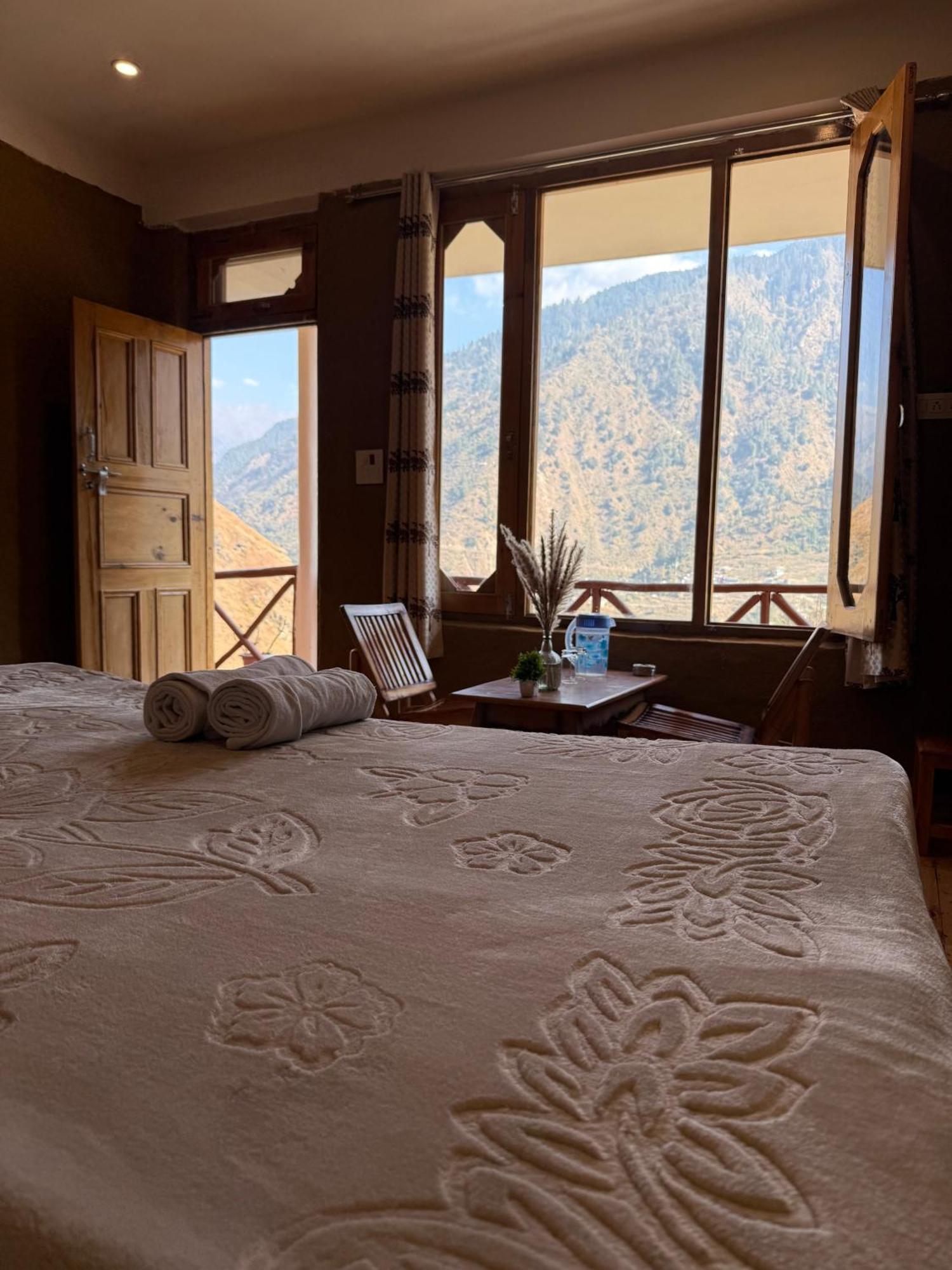 The Void - Tirthan Valley Homestay