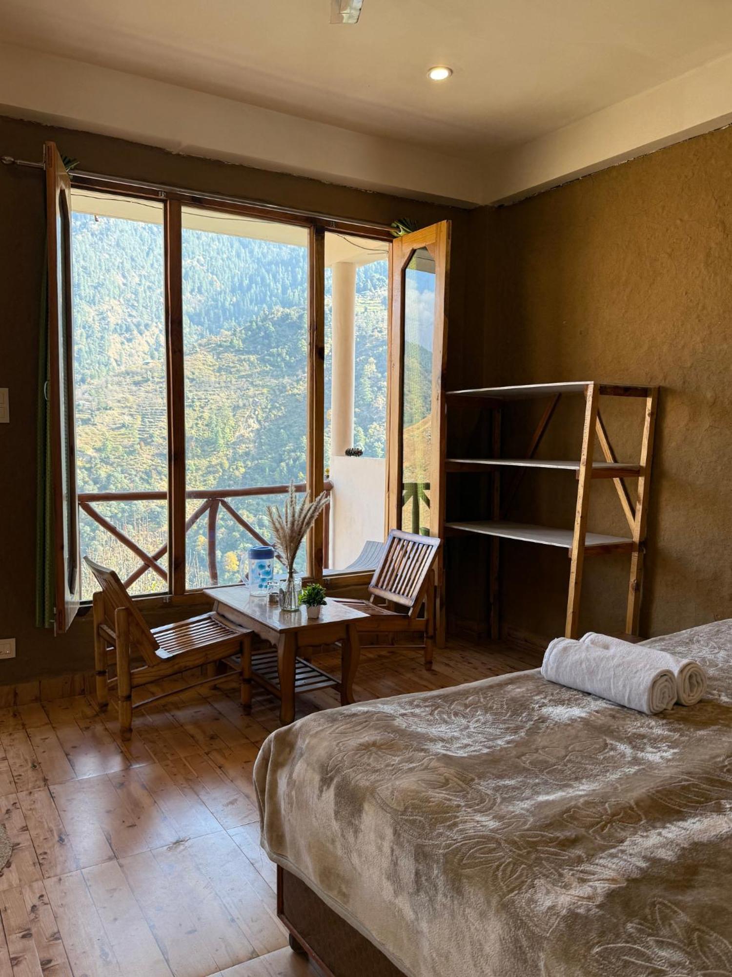 The Void - Tirthan Valley Homestay